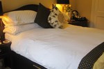 Мини-отель The Hedges Bed & Breakfast Мини-отель The Hedges Bed & Breakfast