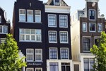 Отель Chic & Basic Amsterdam Отель Chic & Basic Amsterdam