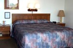 Отель Casa Loma Motel-Waterfront Отель Casa Loma Motel-Waterfront
