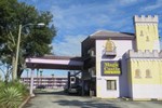 Отель Magic Castle Inn & Suites Motel Отель Magic Castle Inn & Suites Motel