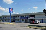 Отель Motel 6 Kansas City North - Airport Отель Motel 6 Kansas City North - Airport