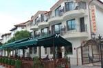 Отель Family Hotel Familia Отель Family Hotel Familia