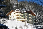Отель Hotel Edelweiß-Schlössl Отель Hotel Edelweiß-Schlössl
