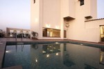Отель Hotel Ivy Studios Отель Hotel Ivy Studios
