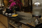 Отель Yasmin Hotel Makassar Отель Yasmin Hotel Makassar