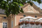 Отель Hotel Elephant Отель Hotel Elephant