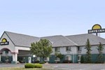 Отель Days Inn Cedar Point South Отель Days Inn Cedar Point South