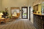 Отель Super 8 Motel - Warren Отель Super 8 Motel - Warren