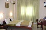 Отель Hotel Le Chateau Отель Hotel Le Chateau