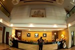 Отель Sing Golden Place Hotel Отель Sing Golden Place Hotel
