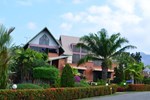 Отель The Maze Resort Отель The Maze Resort