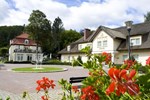 Отель Hotel Dwór Oliwski Отель Hotel Dwór Oliwski