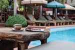 Отель Baanpong Lodge Отель Baanpong Lodge