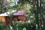 Апартаменты Jungle House at Siboya Bungalows Апартаменты Jungle House at Siboya Bungalows