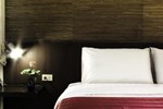 Отель The Ratchathani Hotel and Restaurant Отель The Ratchathani Hotel and Restaurant