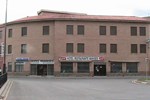 Отель Hotel Manises Отель Hotel Manises
