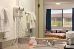 Отель Ramada Limited Central Bakersfield Отель Ramada Limited Central Bakersfield