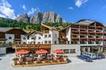 Отель Hotel Kolfuschgerhof Отель Hotel Kolfuschgerhof