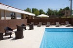 Отель Kyriad Aix Les Milles - Plan de Campagne Отель Kyriad Aix Les Milles - Plan de Campagne