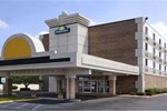 Отель Days Inn Livonia Отель Days Inn Livonia