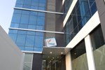 Отель Mango Suites Ascent Отель Mango Suites Ascent