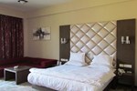 Отель Hotel Pine Spring Srinagar Wazir Bagh Отель Hotel Pine Spring Srinagar Wazir Bagh