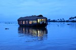 Отель Sreekrishna Houseboat C/o Sreekrishna ayurveda Panchakarma Centre Отель Sreekrishna Houseboat C/o Sreekrishna ayurveda Panchakarma Centre