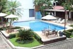 Отель Hotel El Rancho Отель Hotel El Rancho