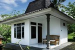 Отель Soka Indah Restaurant & Bungalows Отель Soka Indah Restaurant & Bungalows