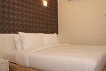 Отель Amansari Express Hotel Отель Amansari Express Hotel