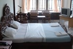 Отель Shirleys Beach Hotel Отель Shirleys Beach Hotel