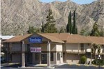 Отель Travelodge Inn and Suites Yucca Valley/Joshua Tree National Park Отель Travelodge Inn and Suites Yucca Valley/Joshua Tree National Park