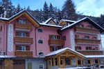 Отель Hotel La Roccia Отель Hotel La Roccia