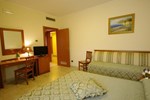 Отель Hotel Maddaloni Отель Hotel Maddaloni