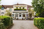 Отель Brook Kingston Lodge Hotel Отель Brook Kingston Lodge Hotel