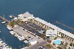 Отель Best Western PLUS Yacht Harbour Inn Отель Best Western PLUS Yacht Harbour Inn