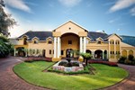 Отель Lone Creek River Lodge Отель Lone Creek River Lodge