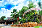 Отель Loreland Farm Resort Отель Loreland Farm Resort