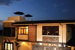 Гостевой дом Twin Pines Suites Гостевой дом Twin Pines Suites