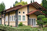 Апартаменты Villa Minerva Istana Bunga Lembang Апартаменты Villa Minerva Istana Bunga Lembang