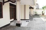 Апартаменты Purwodadi Guest House Апартаменты Purwodadi Guest House