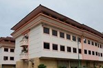Отель Seruni International Hotel Отель Seruni International Hotel