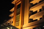 Отель Hotel Kini Pontianak Отель Hotel Kini Pontianak
