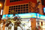 Отель Langit Langi Hotel Отель Langit Langi Hotel