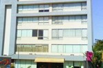 Отель Hotel Platinum Inn Отель Hotel Platinum Inn