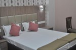 Отель Hotel Indiana Inn Отель Hotel Indiana Inn