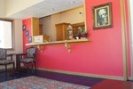 Отель Holiday Lodge & Suites Отель Holiday Lodge & Suites