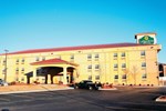 Отель La Quinta Inn & Suites Blue Springs Отель La Quinta Inn & Suites Blue Springs