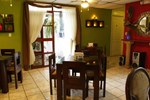 Отель Hotel Tazumal House Отель Hotel Tazumal House