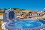 Отель Avli Lounge Apartments Отель Avli Lounge Apartments